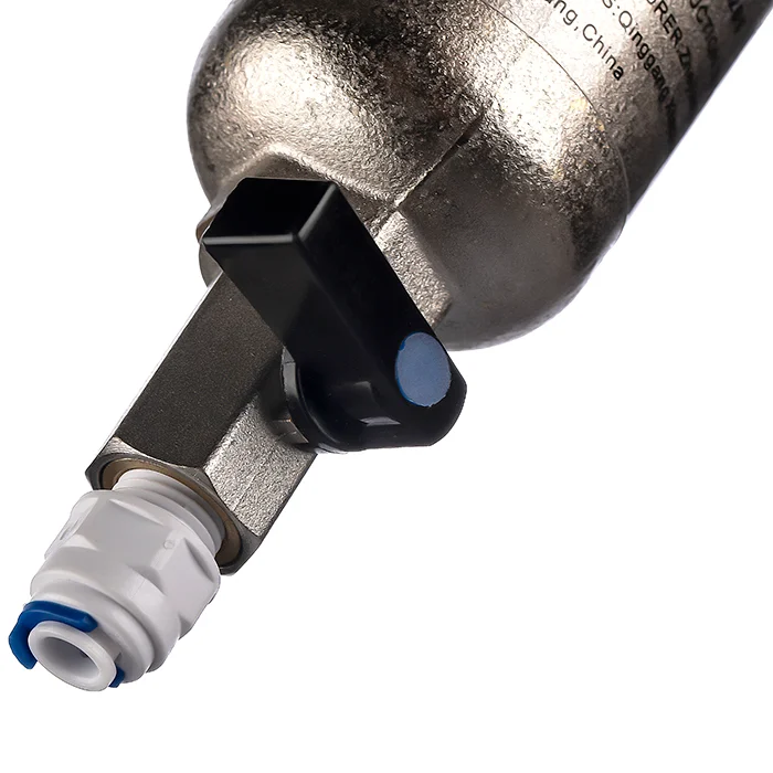 Подключение дренажного шланга к сетчатому фильтру Гейзер-Бастион 122 для системы обратной промывки и удаления накопленных механических примесей без демонтажа