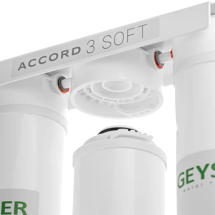 Проточный фильтр умягчения воды Гейзер Accord 3 Soft сменные картриджи