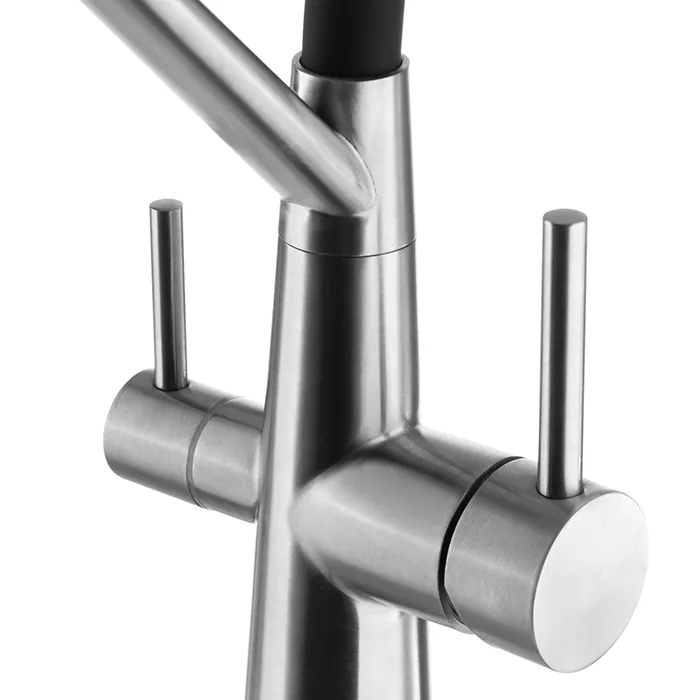 Ручки управления смесителем Гейзер Ниагара крупным планом