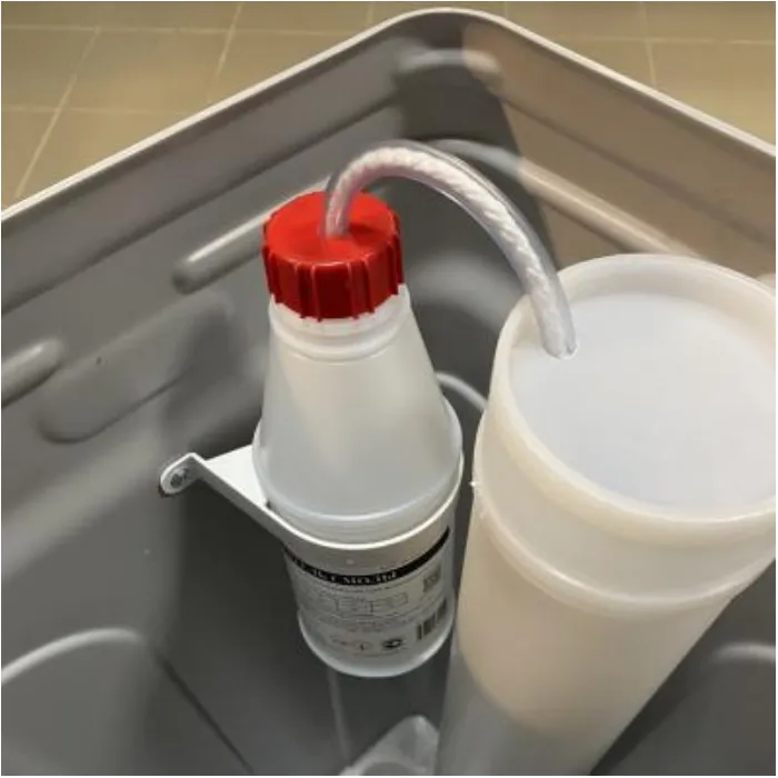 Установка дозатора очистителя смолы AWT на солевом баке