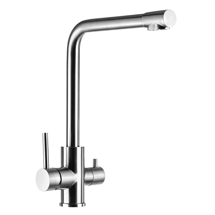 Комбинированный смеситель Гейзер Виктория для кухни с раздельными изливами: хромированный корпус, два независимых канала для водопроводной и фильтрованной питьевой воды, подключение к фильтру в одно монтажное отверстие