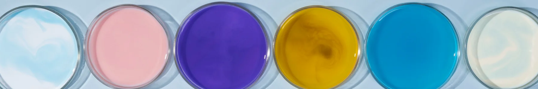 Лабораторные исследования - чашки Петри